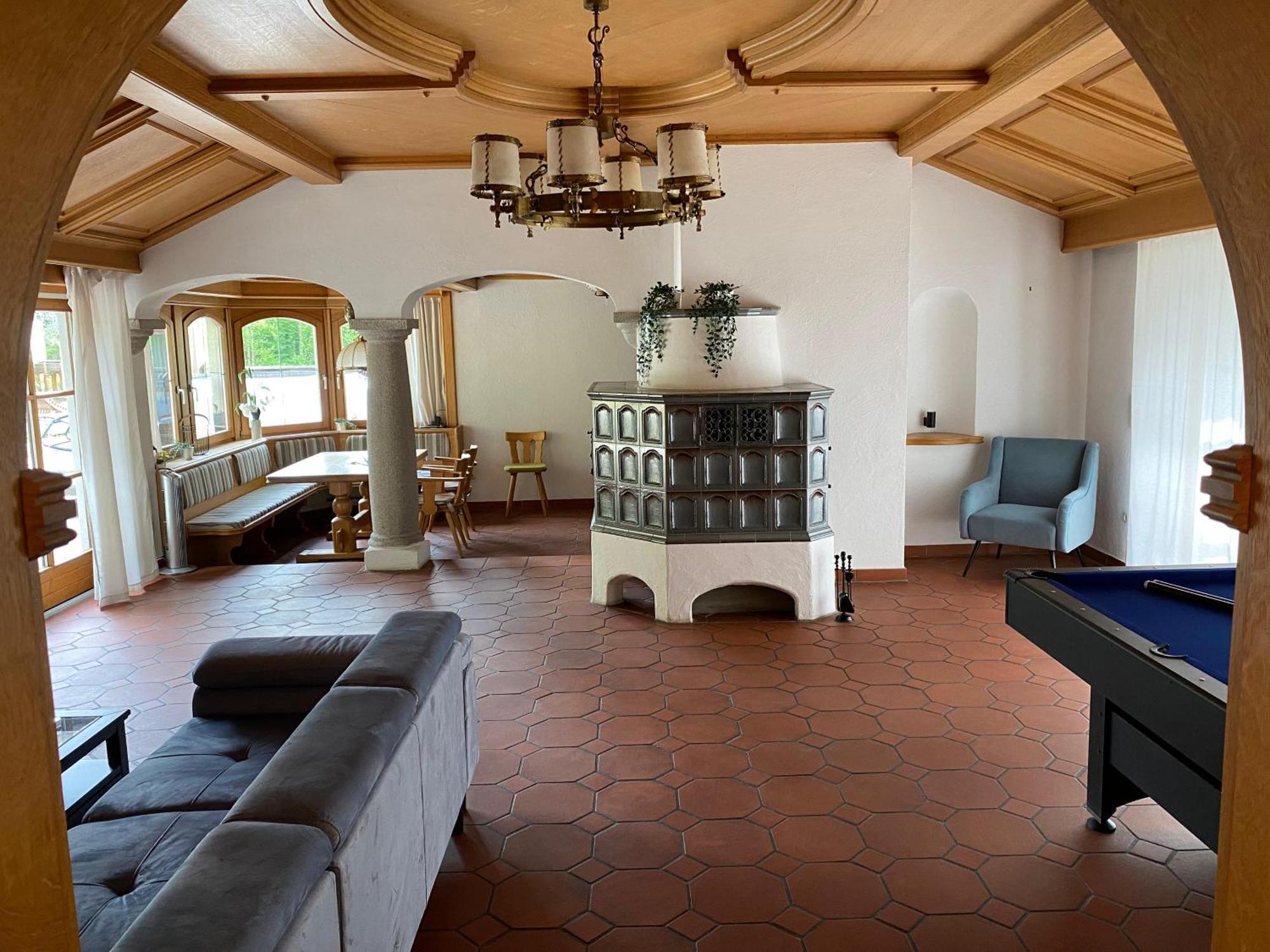 Apartment C4s Come4stay - Alpenblick Watzmann-kehlstein - Lage Im Berchtesgadener Land I Bis Zu 10 Personen I Grosse Terrasse Mit Blick Auf Berge I Smart Tv I Billiard I Wlan I Kostenloser Parkplatz