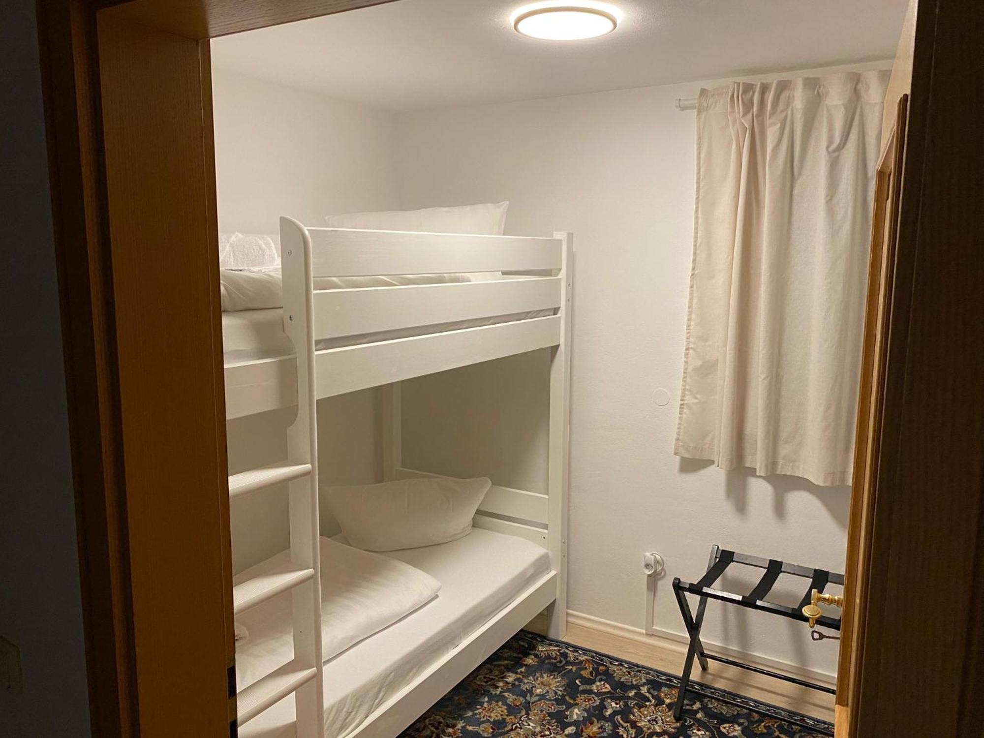 Apartment C4s Come4stay - Alpenblick Watzmann-kehlstein - Lage Im Berchtesgadener Land I Bis Zu 10 Personen I Grosse Terrasse Mit Blick Auf Berge I Smart Tv I Billiard I Wlan I Kostenloser Parkplatz *